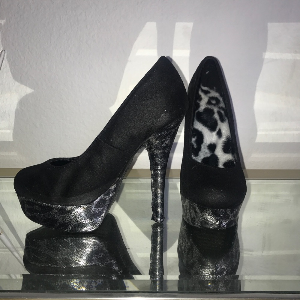 Brash customized leopard print 5" high heels